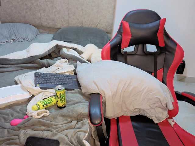 MaloryTay11 live cam on BongaCams