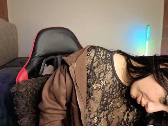 MaloryTay11 live cam on BongaCams