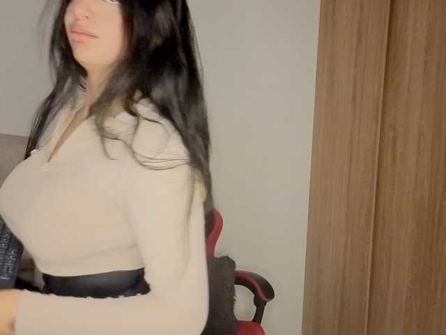 MaloryTay11 live cam on BongaCams