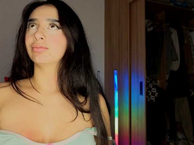 MaloryTay11 live cam on BongaCams