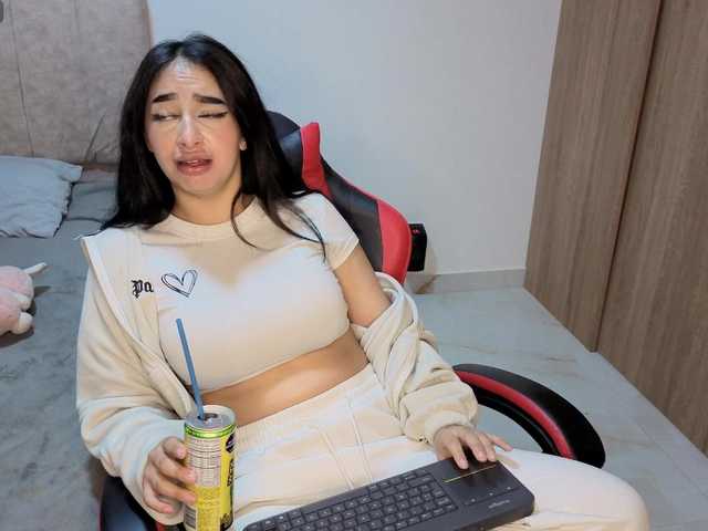 MaloryTay11 live cam on BongaCams