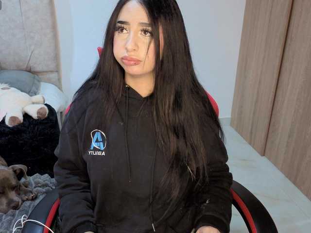 MaloryTay11 live cam on BongaCams