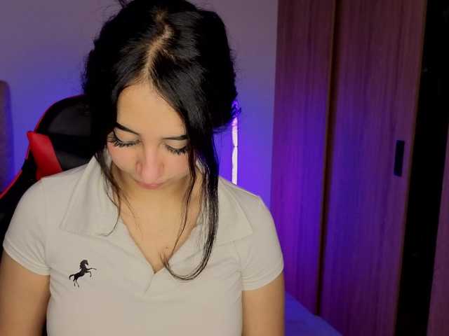 MaloryTay11 live cam on BongaCams
