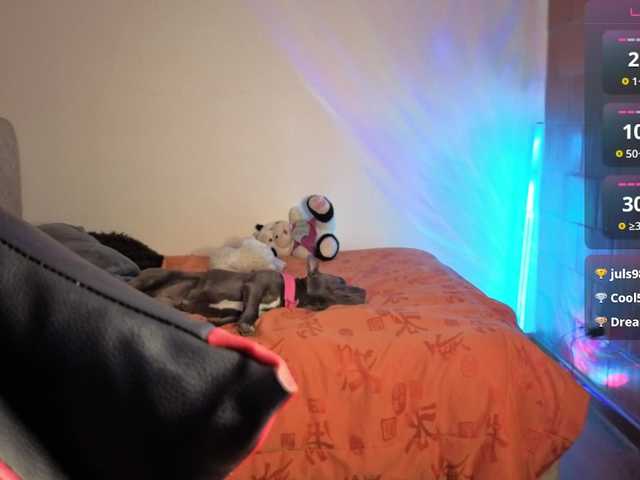 MaloryTay11 live cam on BongaCams