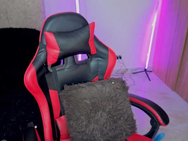 MaloryTay11 live cam on BongaCams