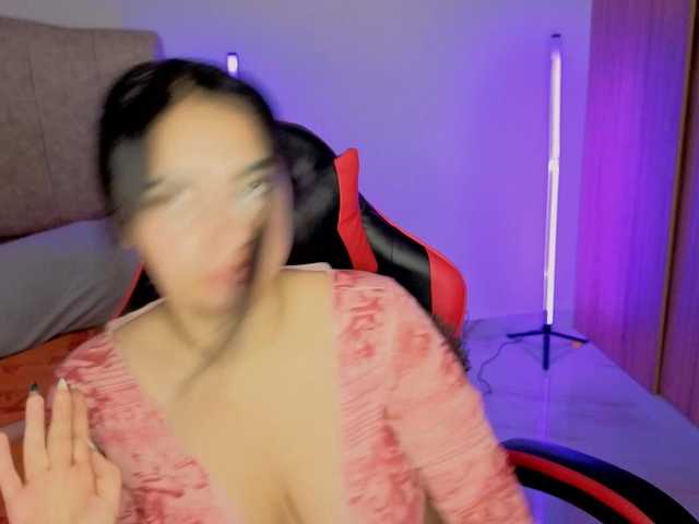 MaloryTay11 live cam on BongaCams