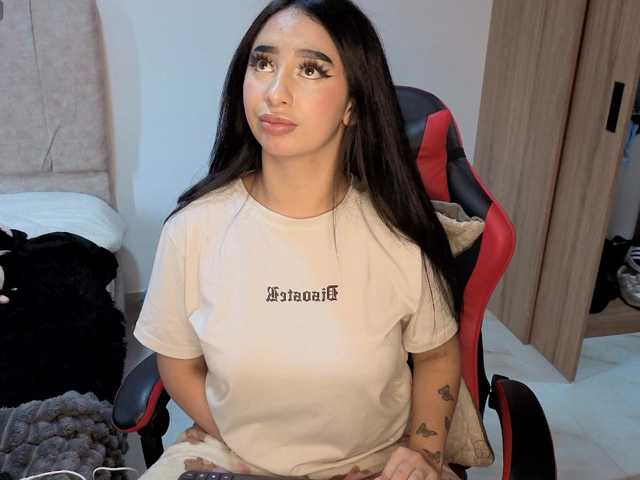 MaloryTay11 live cam on BongaCams