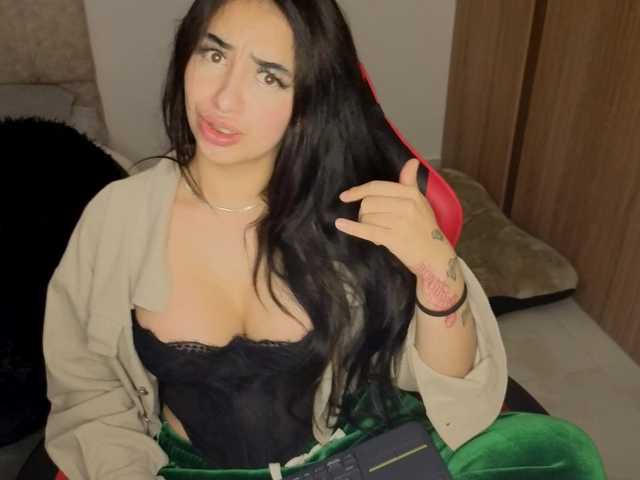 MaloryTay11 live cam on BongaCams