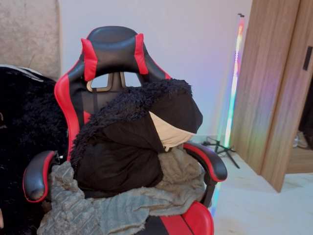 MaloryTay11 live cam on BongaCams