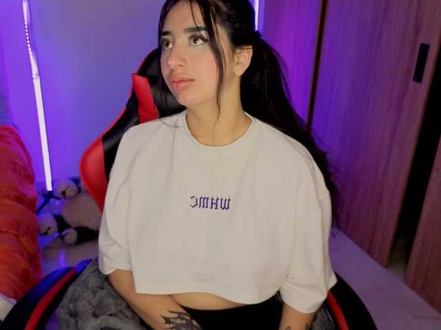 MaloryTay11 live cam on BongaCams
