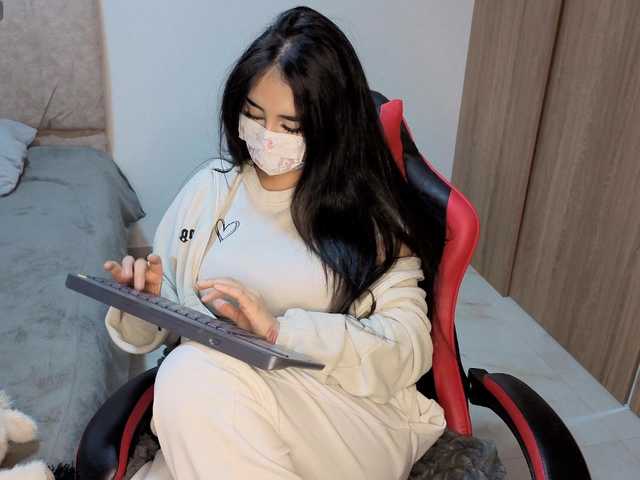 MaloryTay11 live cam on BongaCams