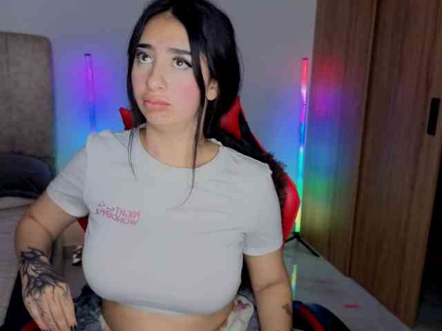 Modèle: MaloryTay11