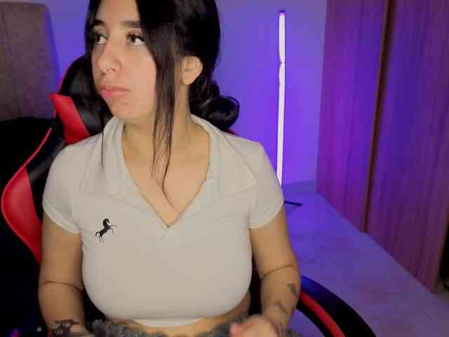 MaloryTay11 webcam