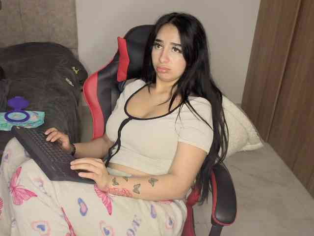 MaloryTay11 webcam
