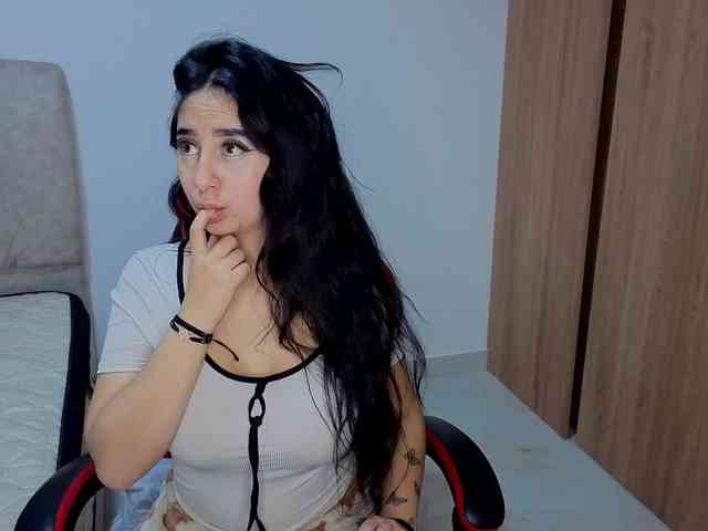 MaloryTay11 webcam