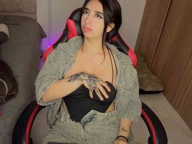 MaloryTay11 webcam