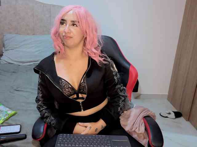 MaloryTay11 Live Webcam on BongaCams