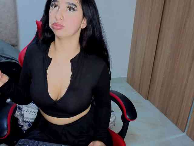 Modèle: MaloryTay11