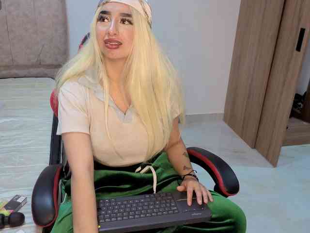 MaloryTay11 webcam