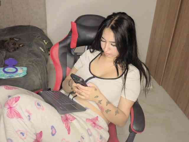 MaloryTay11 webcam