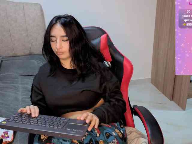 Modèle: MaloryTay11