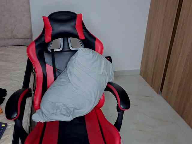 MaloryTay11 webcam