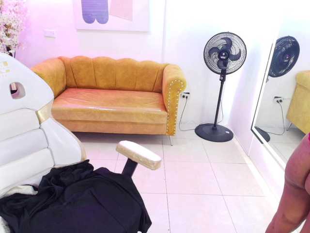 Afrodita-Loren live cam on BongaCams