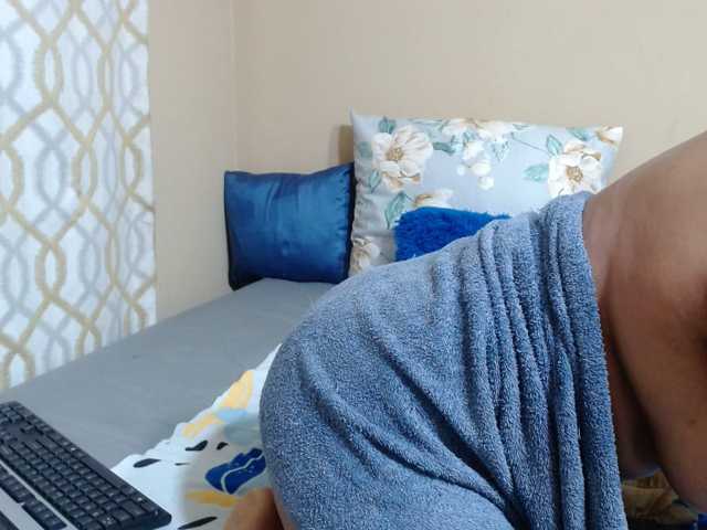 Londilicious, live now on BongaCams