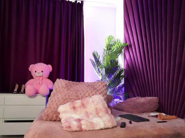 LucyCherry live cam on BongaCams