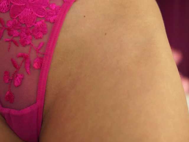 LucyCherry, en directo ahora en BongaCams