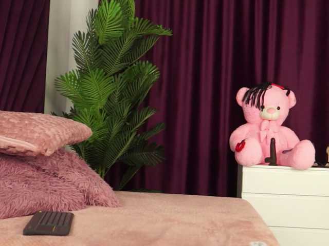 LucyCherry, en directo ahora en BongaCams