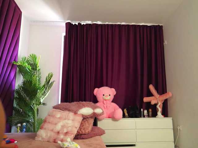 LucyCherry live cam on UnifiedCams