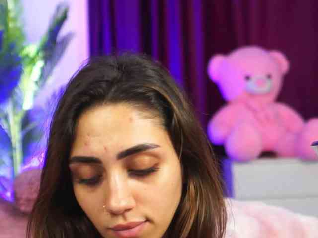 LucyCherry webcam