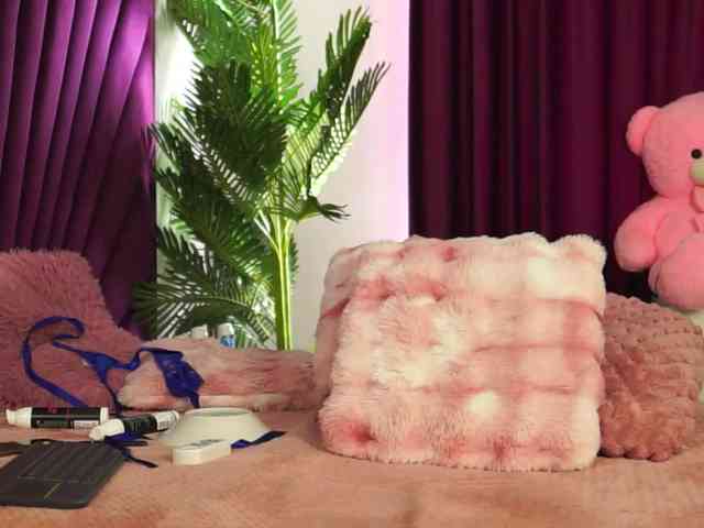 LucyCherry Sex Cam Show