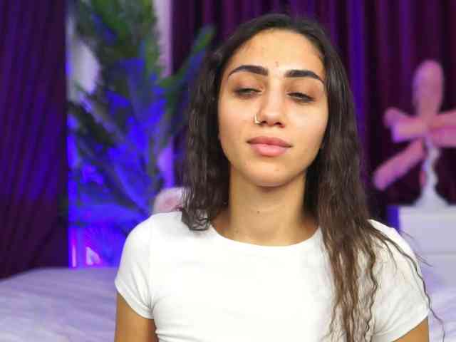 LucyCherry webcam