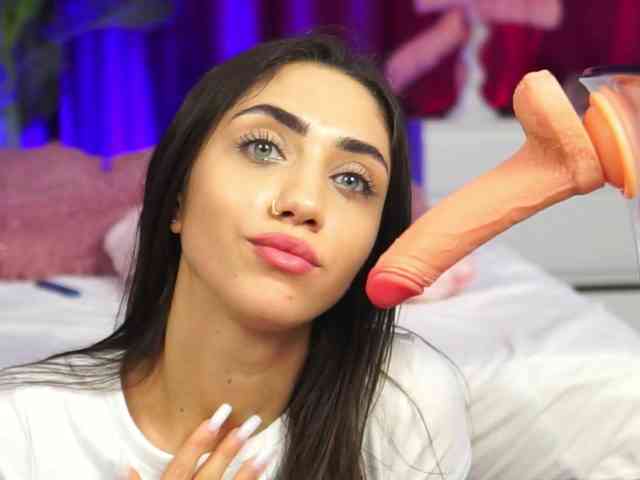 LucyCherry webcam