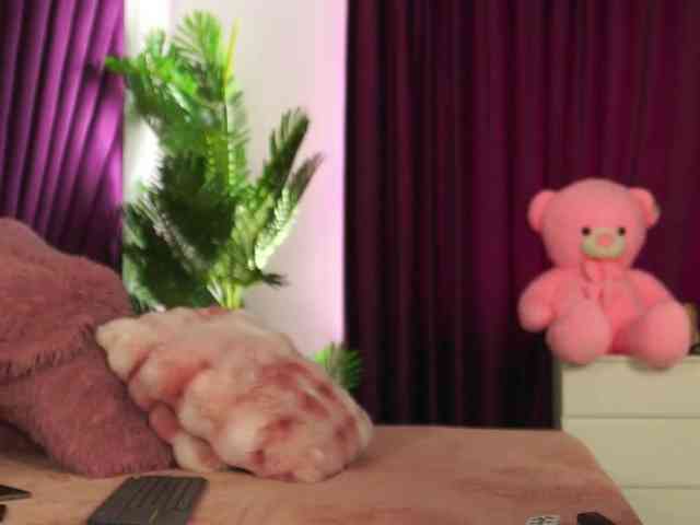 LucyCherry webcam