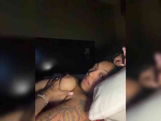 DaddyPundsHaz webcam