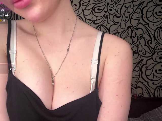 CamilaCarnegia live cam on BongaCams