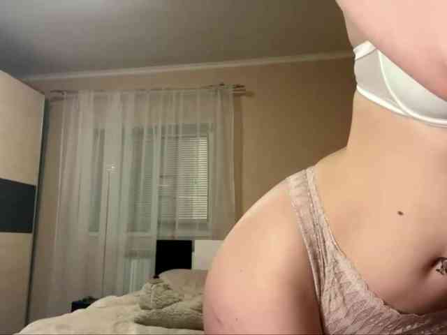 CamilaCarnegia webcam