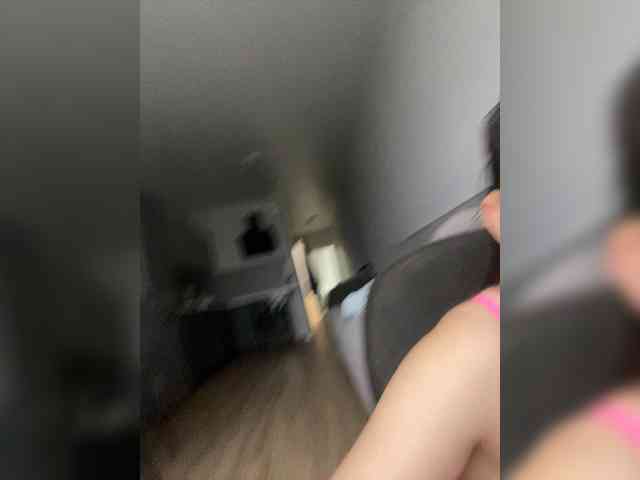 snnowwwball Live Webcam on BongaCams