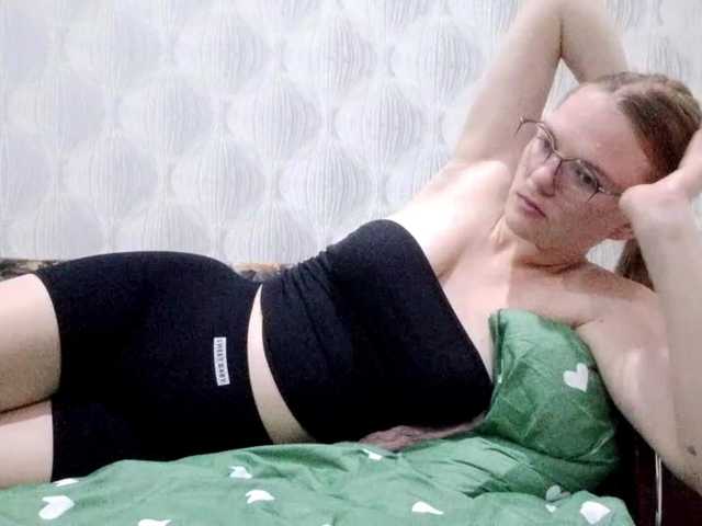 GertudeGilligan live cam on BongaCams