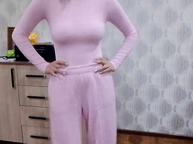 GertudeGilligan live cam on BongaCams