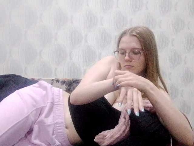 GertudeGilligan live cam on BongaCams