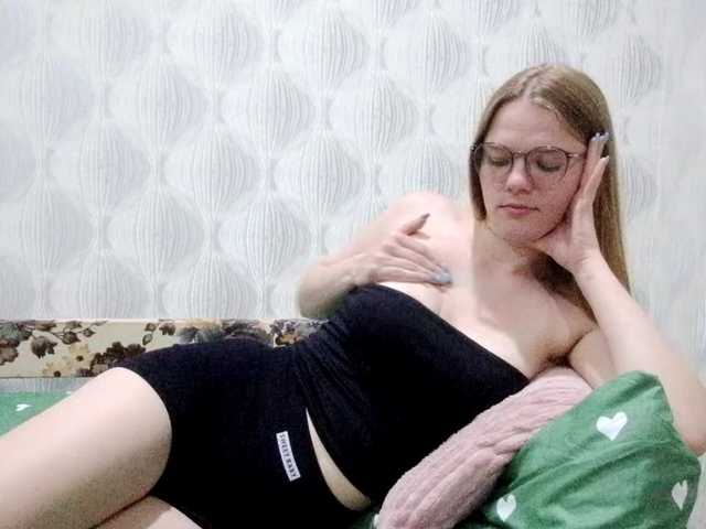 GertudeGilligan live cam on BongaCams