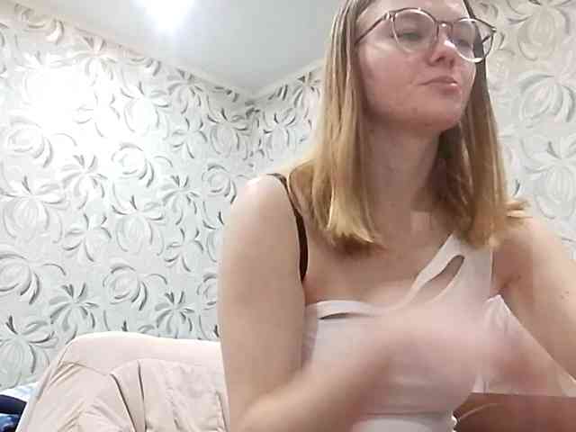 GertudeGilligan webcam