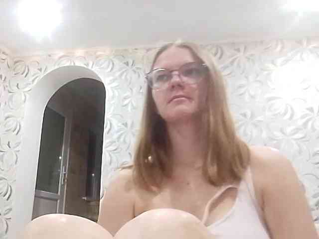 GertudeGilligan webcam