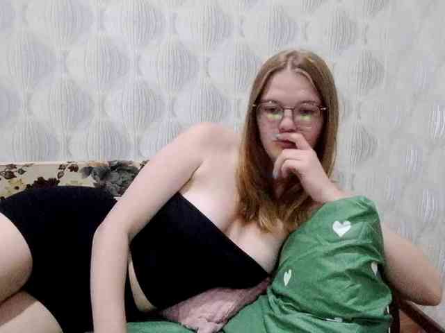 GertudeGilligan webcam