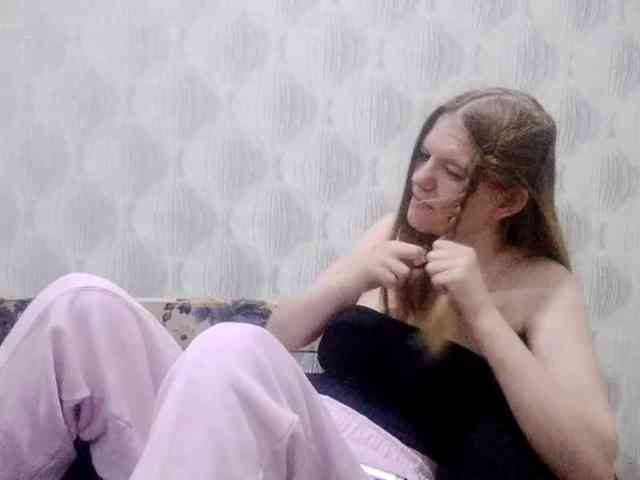 GertudeGilligan webcam