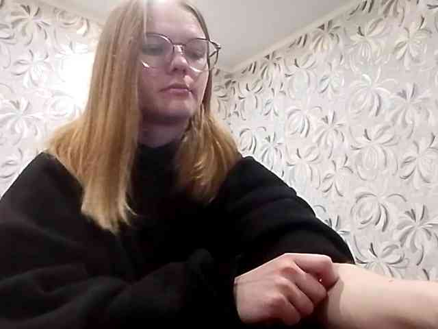 GertudeGilligan webcam